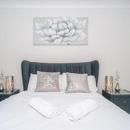 Luxury 2Bed 2Bath Flat In City Centre- Free Parking! Edimburgo Exterior foto