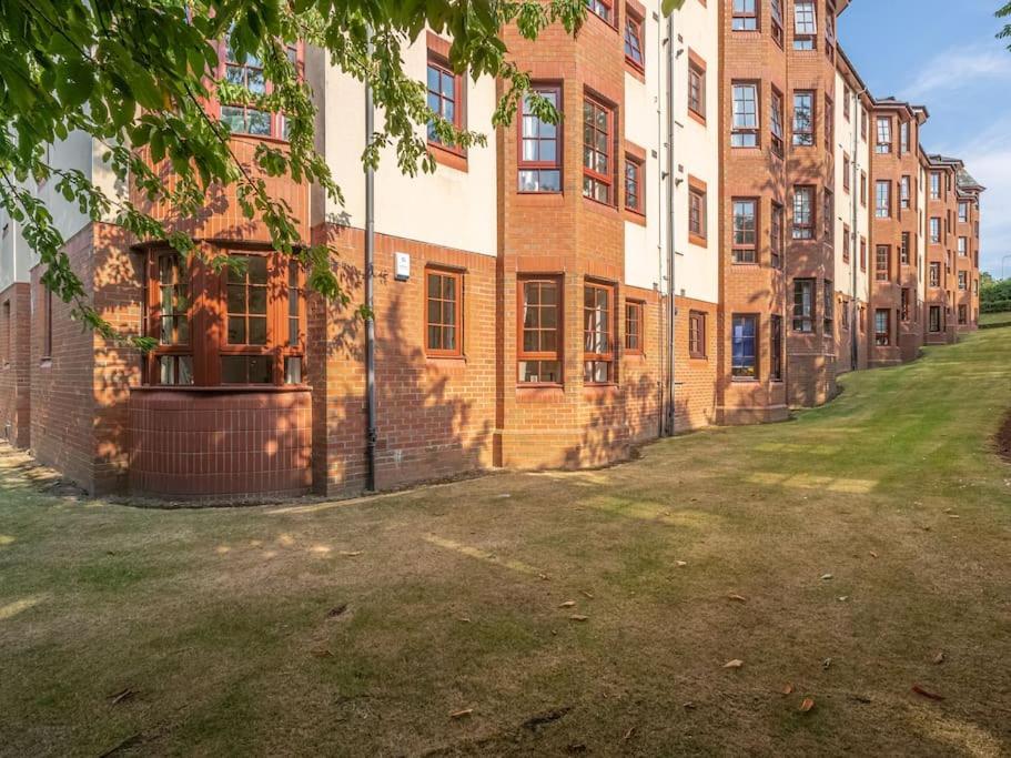 Luxury 2Bed 2Bath Flat In City Centre- Free Parking! Edimburgo Exterior foto
